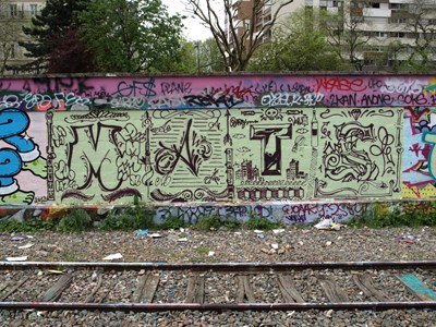 photo graffiti Paris 20eme arrondissement